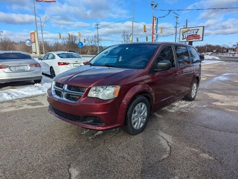 Used 2018 Dodge Grand Caravan SE image 7