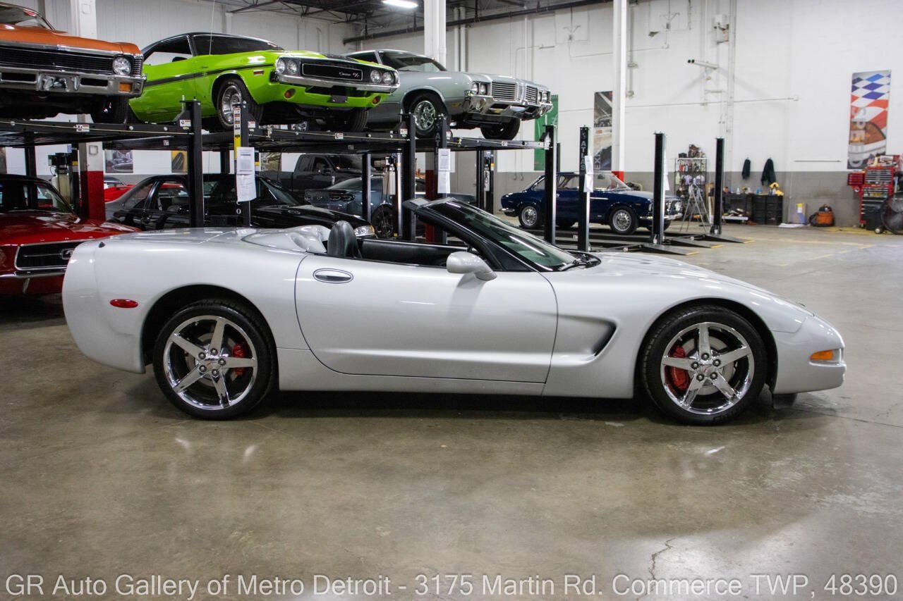 Used 2002 Chevrolet Corvette Convertible w/ Preferred Equipment Group2 RWD image 9
