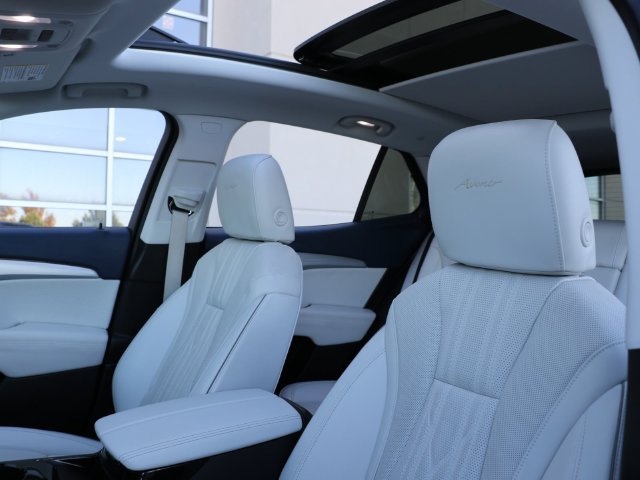 Used 2025 Buick Envision Avenir AWD/4WD image 22