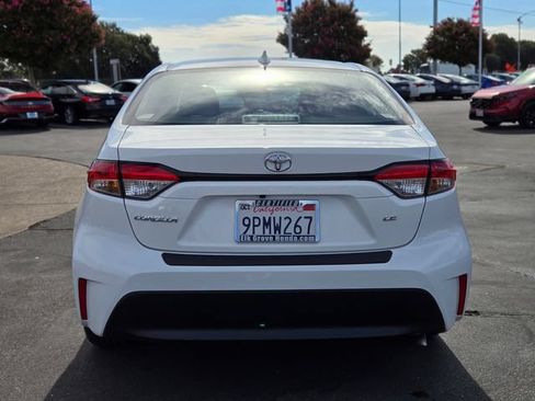 Used 2024 Toyota Corolla LE FWD image 5