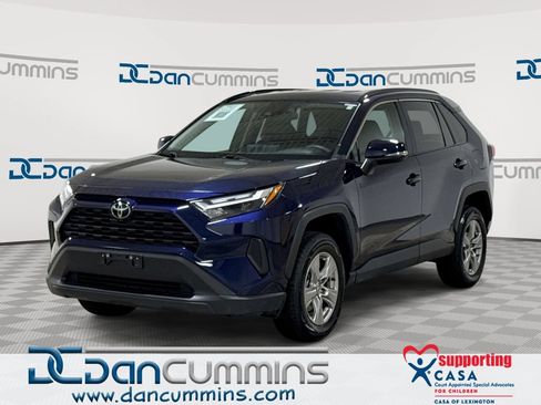 Used 2025 Toyota RAV4 XLE AWD/4WD image 1