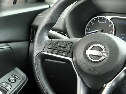 Used 2025 Nissan Sentra SV FWD image 19