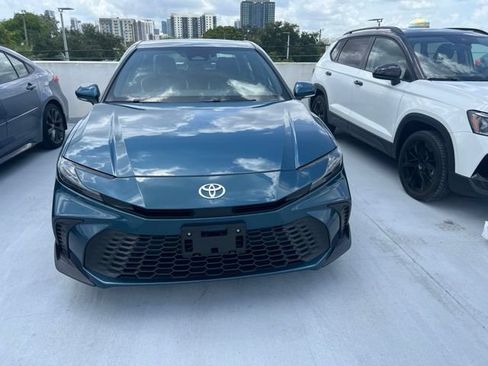 Used 2025 Toyota Camry SE w/ Convenience Package AWD/4WD image 3