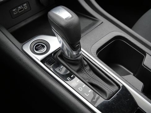 Used 2023 Nissan Sentra SV image 25