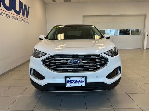 Used 2022 Ford Edge Titanium w/ Class II Trailer Tow Package AWD/4WD image 3