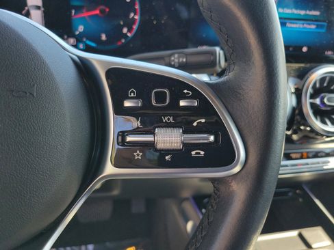 Certified 2022 Mercedes-Benz GLB 250 image 30