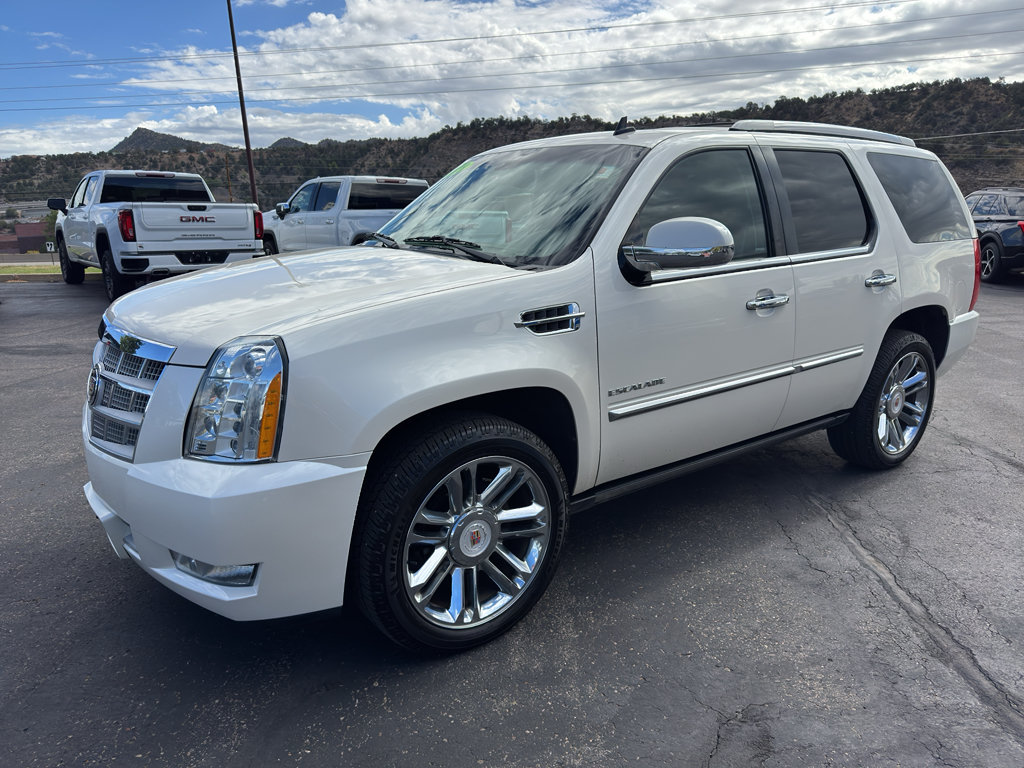 Used 2013 Cadillac Escalade Platinum AWD/4WD image 3
