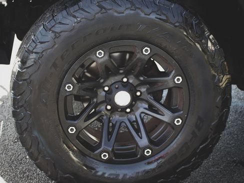Used 2015 Jeep Wrangler Sport w/ Connectivity Group AWD/4WD image 4