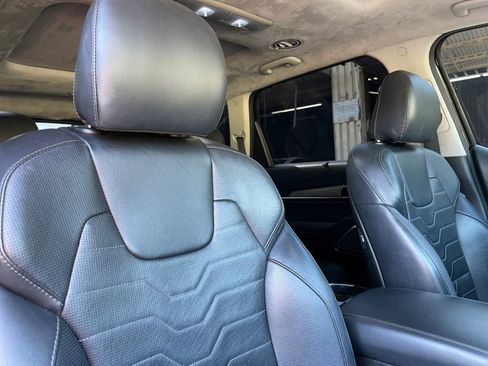 Used 2020 Kia Telluride SX w/ SX Prestige Package image 24