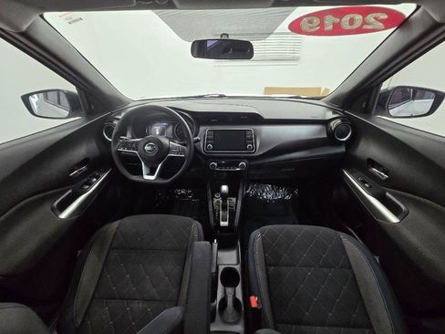 Used 2019 Nissan Kicks SV FWD image 17