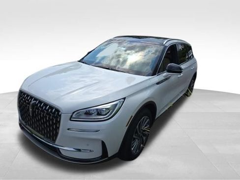 Used 2023 Lincoln Corsair Reserve w/ Equipment Group 201A AWD/4WD image 5
