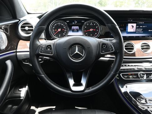Used 2017 Mercedes-Benz E 300 image 11