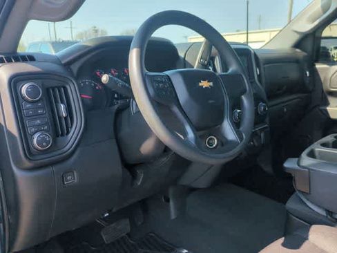Used 2023 Chevrolet Silverado 1500 Custom image 10