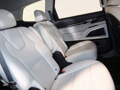 Used 2023 Kia Telluride S image 60