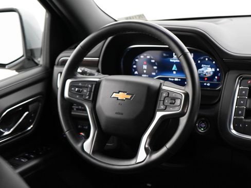 Used 2023 Chevrolet Suburban LT w/ Luxury Package AWD/4WD image 15