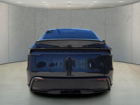 Used 2026 Tesla Model Y Long Range AWD/4WD image 5