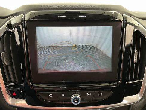 Certified 2019 Chevrolet Traverse LT image 3