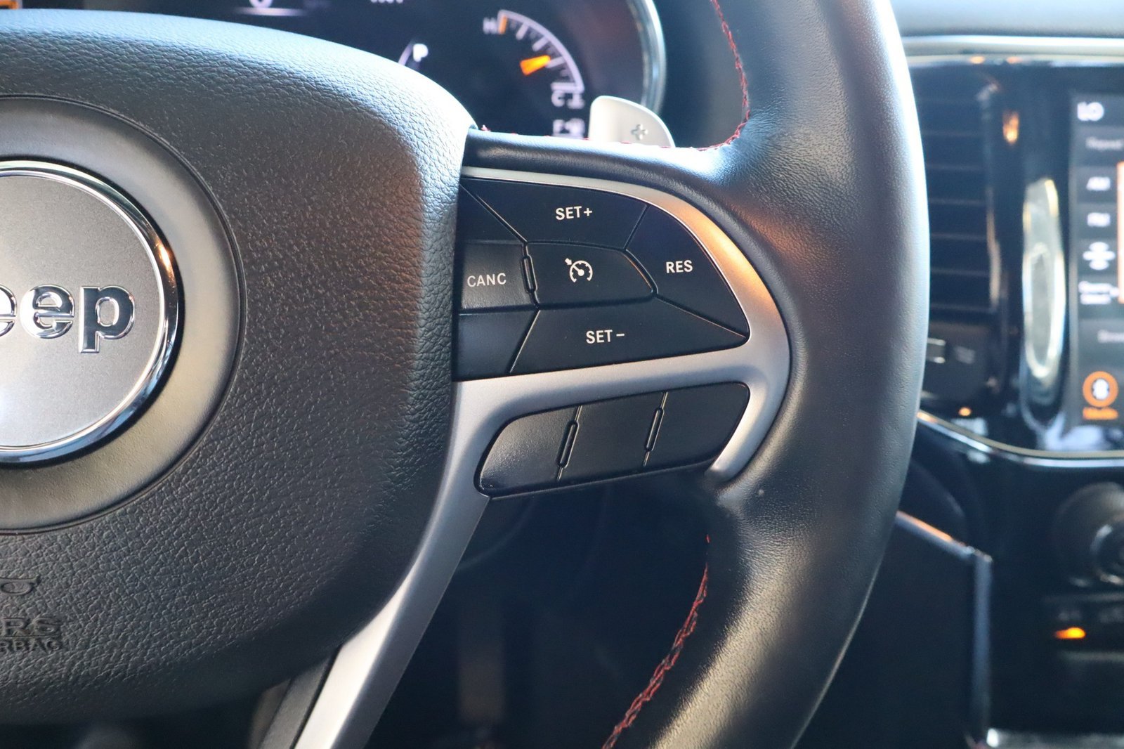 Used 2021 Jeep Grand Cherokee Trailhawk AWD/4WD image 25