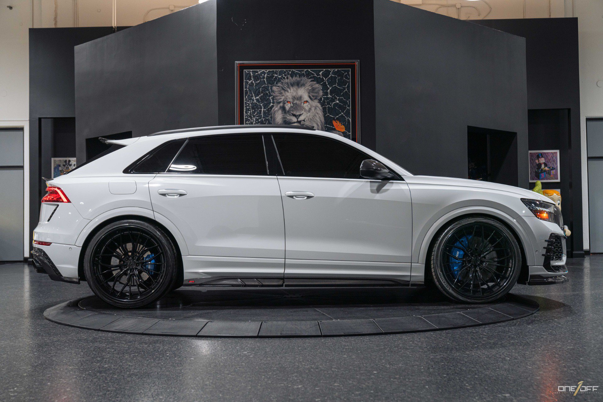 Used 2022 Audi RS Q8 w/ Carbon Optic Package AWD/4WD image 24