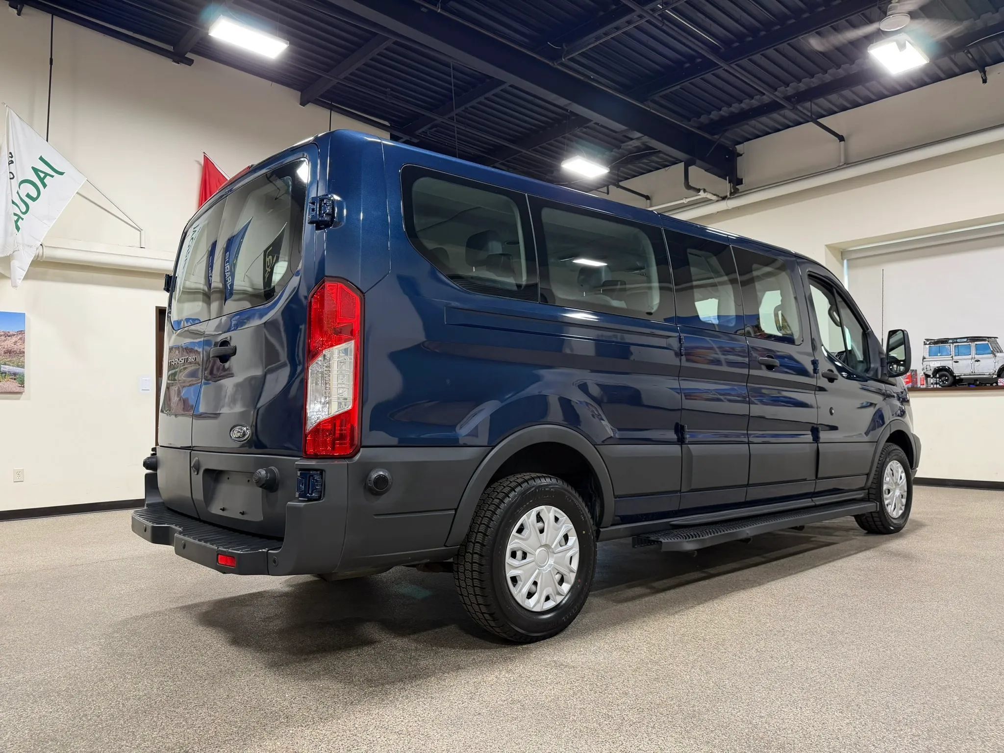Used 2016 Ford Transit 350 XL RWD image 5