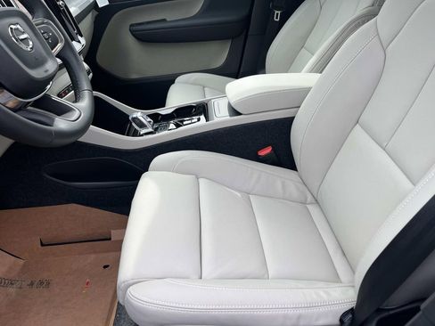 New 2026 Volvo XC40 B5 Plus w/ Climate Package image 24