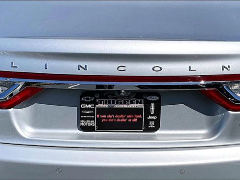 Used 2017 Lincoln Continental Reserve FWD image 24