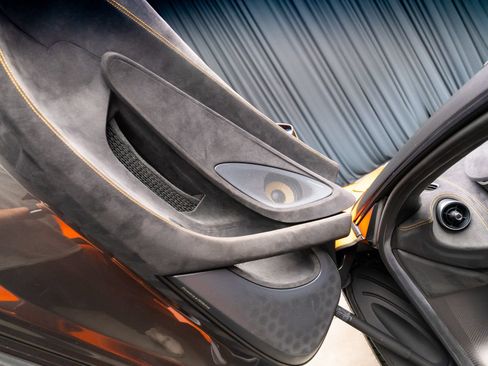 Used 2020 McLaren 600LT Spider RWD image 53