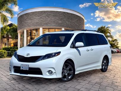 Used 2015 Toyota Sienna SE w/ SE Preferred Package