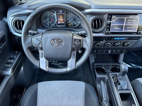 Used 2023 Toyota Tacoma TRD Off-Road w/ Technology Package AWD/4WD image 15