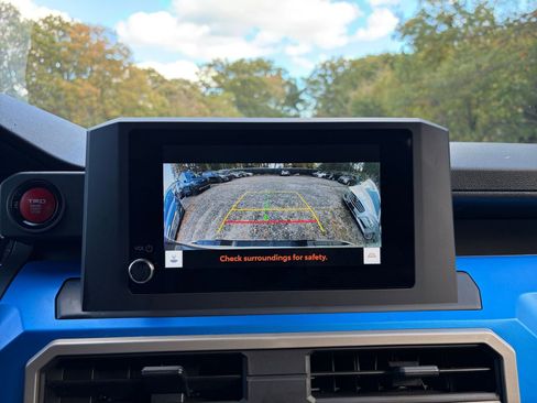 Used 2025 Toyota Tacoma TRD Off-Road image 17