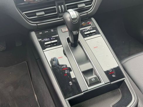 Used 2023 Porsche Macan S AWD/4WD image 41