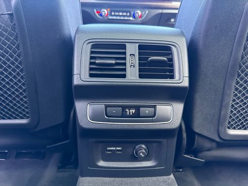 Used 2025 Audi Q5 2.0T Premium Plus w/ Premium Plus Package AWD/4WD image 19