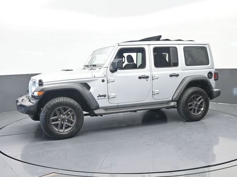 Used 2024 Jeep Wrangler Sport S AWD/4WD image 2