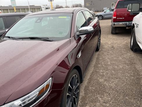 Used 2019 Ford Taurus Limited image 5