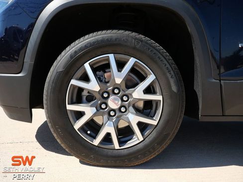 Used 2022 GMC Acadia SLE image 13