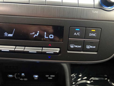 Certified 2025 Hyundai Kona SEL AWD/4WD image 17