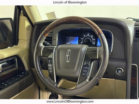 Used 2016 Lincoln Navigator L Reserve image 26