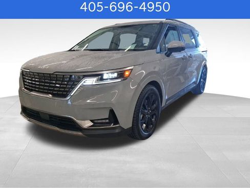 Used 2023 Kia Carnival SX Prestige image 1