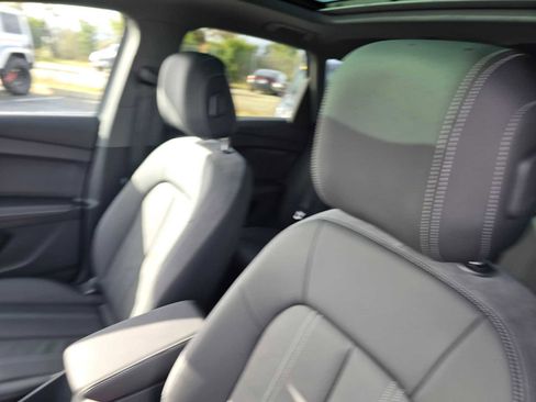 Used 2025 Audi Q4 e-tron Premium Plus w/ Premium Plus image 26