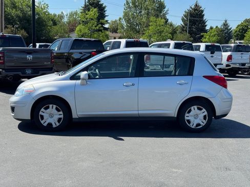 Used 2011 Nissan Versa 1.8 S FWD image 4