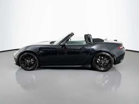Used 2020 MAZDA MX-5 Miata Club w/ Interior Package RWD image 4