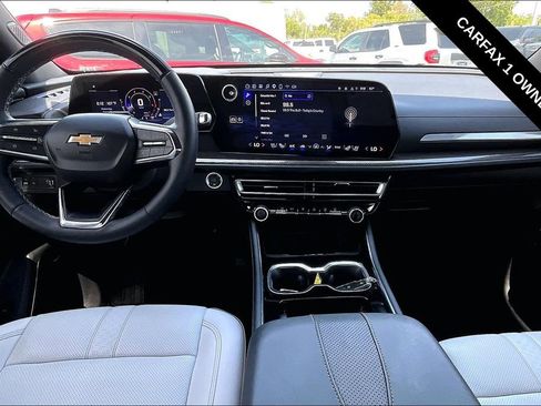 Used 2025 Chevrolet Traverse High Country FWD image 7