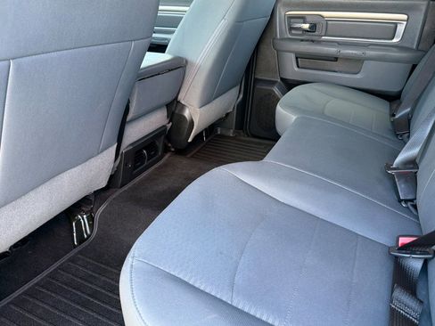Used 2017 RAM 1500 Classic SLT AWD/4WD image 13