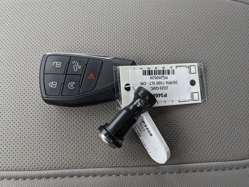 Used 2023 GMC Sierra 1500 SLT w/ SLT Premium Package image 38