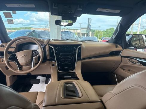 Used 2020 Cadillac Escalade Platinum AWD/4WD image 15