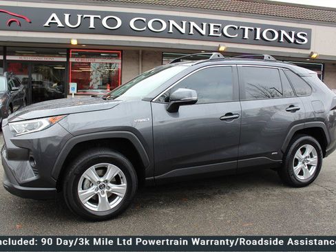 Used 2020 Toyota RAV4 XLE image 1