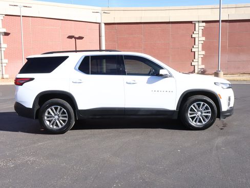 Used 2023 Chevrolet Traverse LT image 34