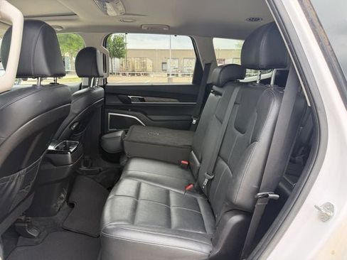 Used 2022 Kia Telluride EX image 27