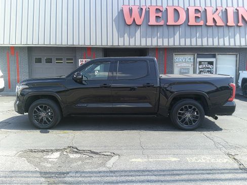 Used 2022 Toyota Tundra Platinum w/ Advanced Package AWD/4WD image 2