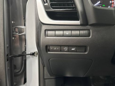 Used 2023 Nissan Rogue SL AWD/4WD image 28